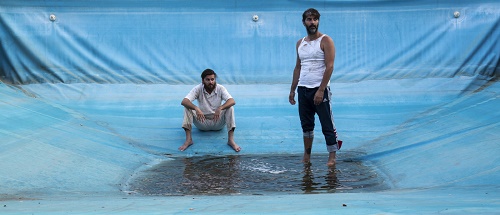 perimenontas ton godot se pisina 2