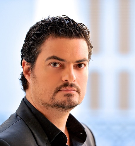 Pressefoto Petrou 01 by Ilias Sakalak 02