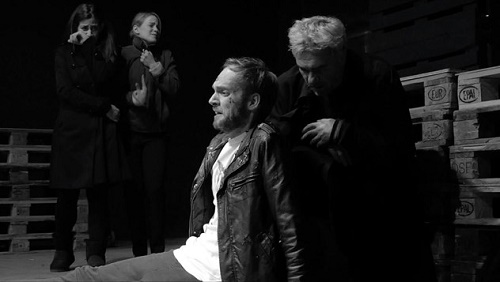 o oyranos pano apo tin poli