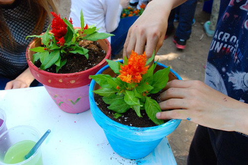 Μικροί Κηπουροί με Πινέλα