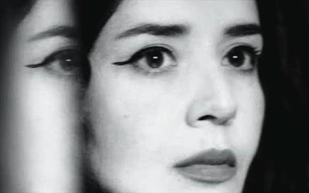 i fenia papadodima egkainiazei ton kuklo anagnoseon tis odusseias