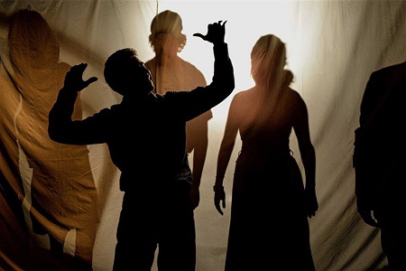 Έξη πρόσωπα ζητούν συγγραφέα1