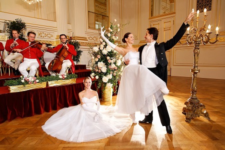 02.ORXHSTRA STRAUSS THS BIENNHS