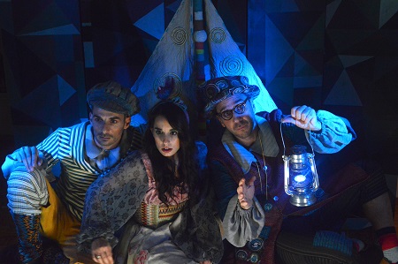 TAXIDI STO KENTRO THS GHS PHOTO 2