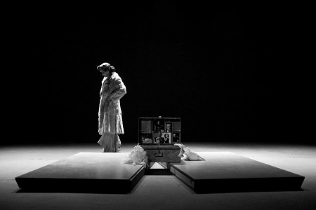 photo by Karol Jarek