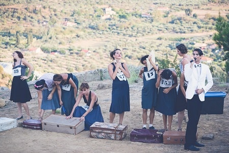 TELEYTAIA STOIXHMATA PHOTO 1 min