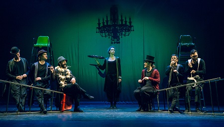 TELEYTAIA MAYRH GATA PHOTO 3