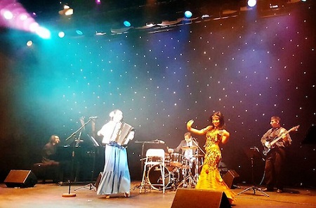 Zoe in London 3 x500