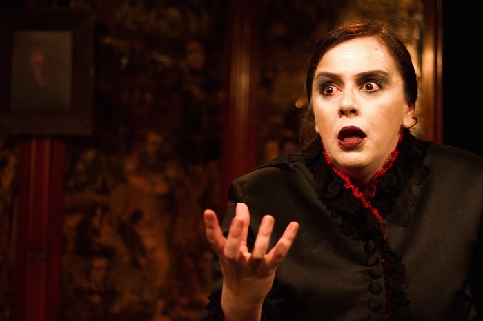 2η ΠΑΡΑΤΑΣΗ για την “Αγγέλικα Νίκλη Σολωμού η Διάφανη” / Έως 27 Μαίου στο VAULT