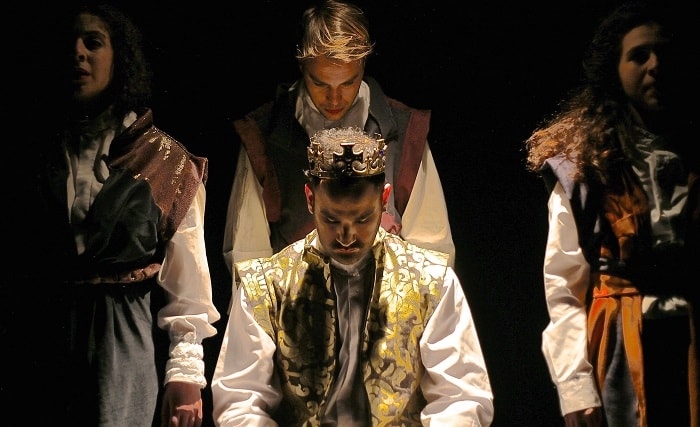 Είδαμε την παράσταση ‘Βασιλιάς Ιωάννης’ στο Vault