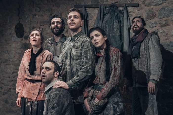 7 κρεμασμένοι – Παράταση παραστάσεων μέχρι τις 30 Απριλίου