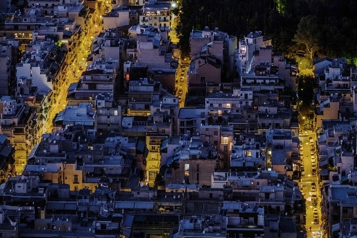 ΤΟ ONASSIS AiR ΣΤΡΕΦΕΙ ΤΟ ΒΛΕΜΜΑ ΤΩΝ ΚΑΛΛΙΤΕΧΝΩΝ ΣΤΗΝ ΑΘΗΝΑ