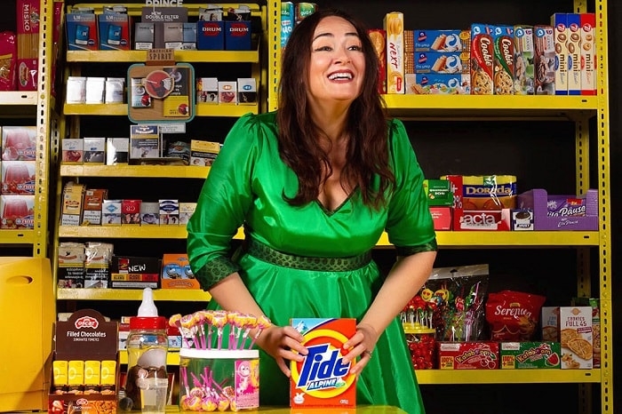 Είδαμε την παράσταση ‘Η Ψιλικατζού’ στον Πολυχώρο Vault Theater Plus