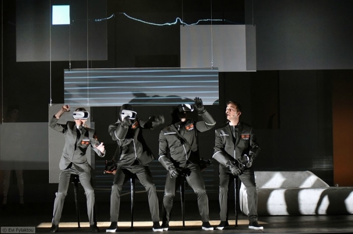 Είδαμε την παράσταση ‘Φαρενάιτ 451’ στο θέατρο Πόρτα