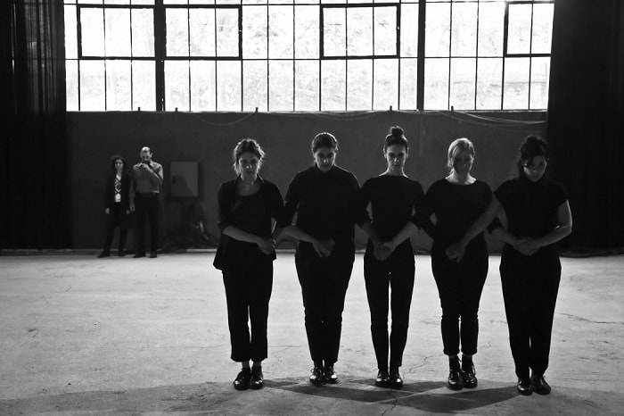 Είδαμε την παράσταση ‘Απολογίες 4 και 5’ στην Αγγλικανική Εκκλησία ‘Άγιος Παύλος’