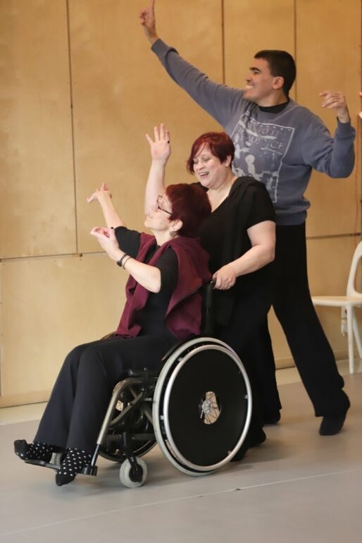 Liminal Sundays «Εκπαιδευτικό πρόγραμμα χορού και ενδυνάμωσης εκφραστικών μέσων για μικτή ομάδα»