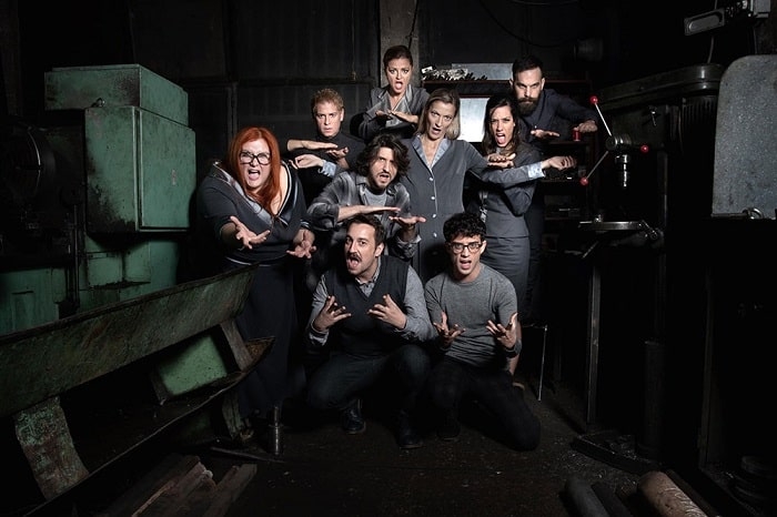 Είδαμε την παράσταση ‘Χορεύοντας στο σκοτάδι’ στο Vault