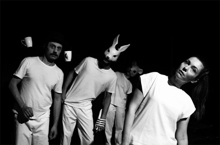 Είδαμε την παράσταση ‘Γουόντερλαντ’ στο θέατρο 104