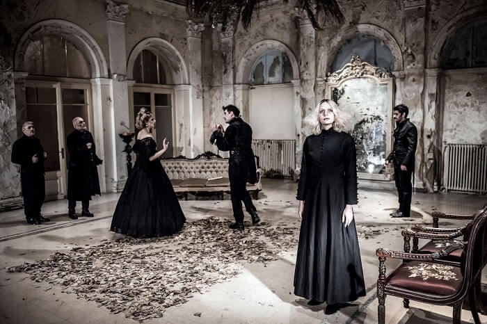 Είδαμε την παράσταση ‘Υβόννη’ στο Μπάγκειον