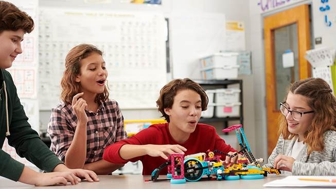 City of Robots ǀ Εκπαιδευτικά προγράμματα STEM Education και πίστες WRO στη μεγαλύτερη έκθεση ρομποτικής!