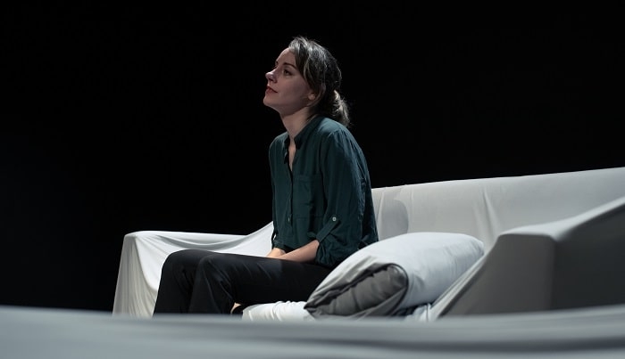 Είδαμε την παράσταση ‘Girls & Boys’ στο Θέατρο 104