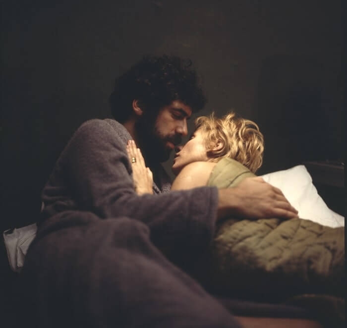 ΚΑΛΟΚΑΙΡΙ ΜΕ ΜΠΕΡΓΚΜΑΝ ΚΑΤΩ ΑΠΟ ΤΑ ΑΣΤΕΡΙΑ