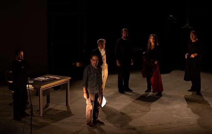 Είδαμε την παράσταση “Υλικό Καποδίστριας” στο Κηποθέατρο Παπάγου