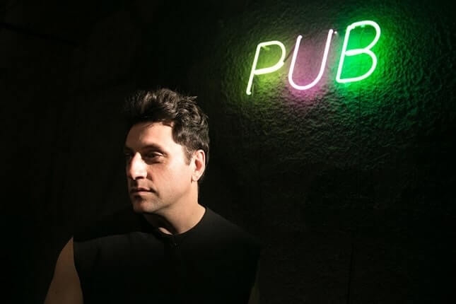 Είδαμε την παράσταση «Mute» στο Δημοτικό Θέατρο Αιγάλεω ‘Αλέξης Μινωτής’