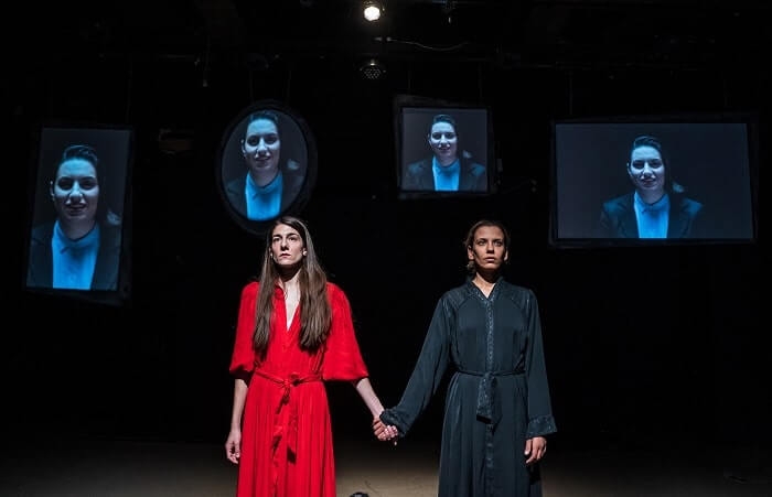 Είδαμε την παράσταση “Άπέθαντο” στο Θέατρο 104