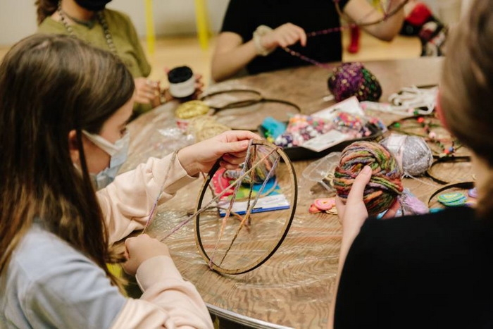 Πρόγραμμα του ΜΚΤ για παιδιά από διαφορετικές εθνικές κοινότητες: «Ταξίδι στις 5 Ηπείρους – φυλές στην άκρη της γης»