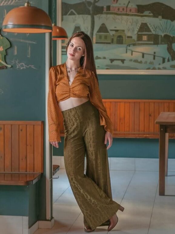 Η ΑΘΗΝΑΪΚΗ ΣΚΗΝΗ ΘΕΣΠΙΖΕΙ ΔΥΟ ΔΡΑΣΕΙΣ ΤΙΜΩΝΤΑΣ ΤΗ ΜΝΗΜΗ ΤΟΥ ΙΔΡΥΤΗ ΤΗΣ ΘΟΔΩΡΟΥ ΚΑΛΒΟΥ