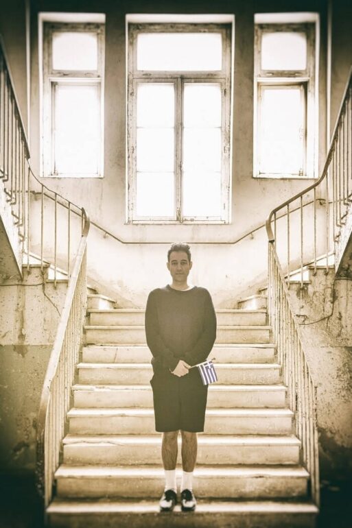 Είδαμε την παράσταση ‘Αριστερόχειρες’ στο θέατρο Μπέλλος