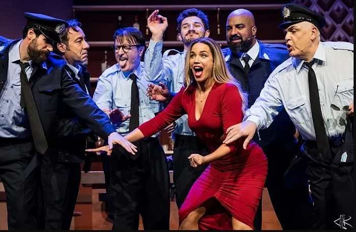 Είδαμε την παράσταση ‘Άντρες με τα όλα τους’ στο Θέατρο Βέμπο