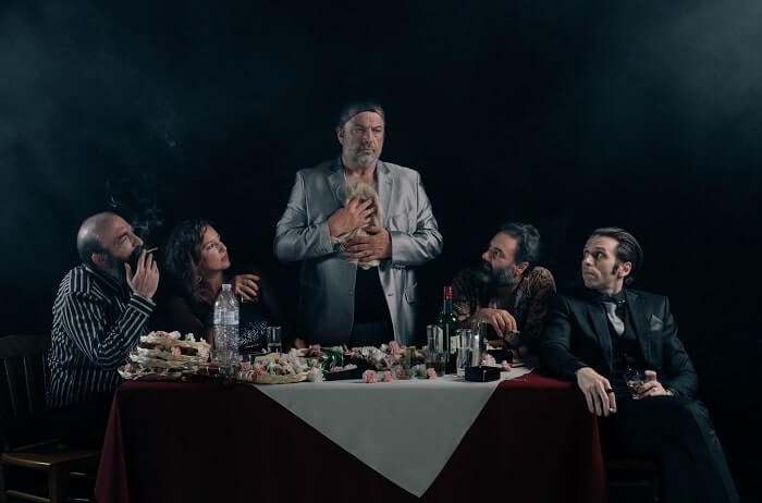 Είδαμε την παράσταση ‘Κωλόκαιρος’ στο θέατρο Τζένη Καρέζη