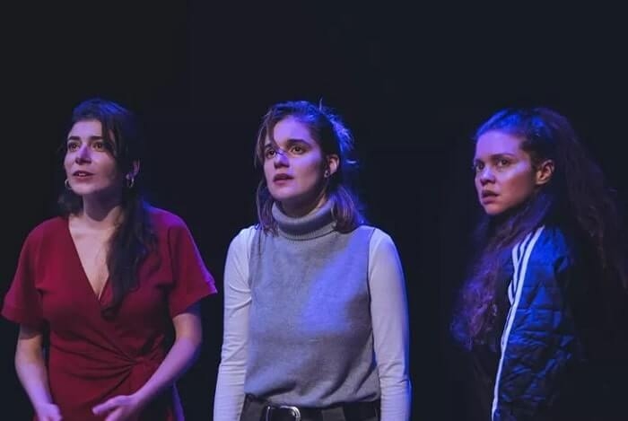 Είδαμε την παράσταση ‘Η Βίλα – Ο δρόμος που δεν πήραν’ στο Σύγχρονο Θέατρο