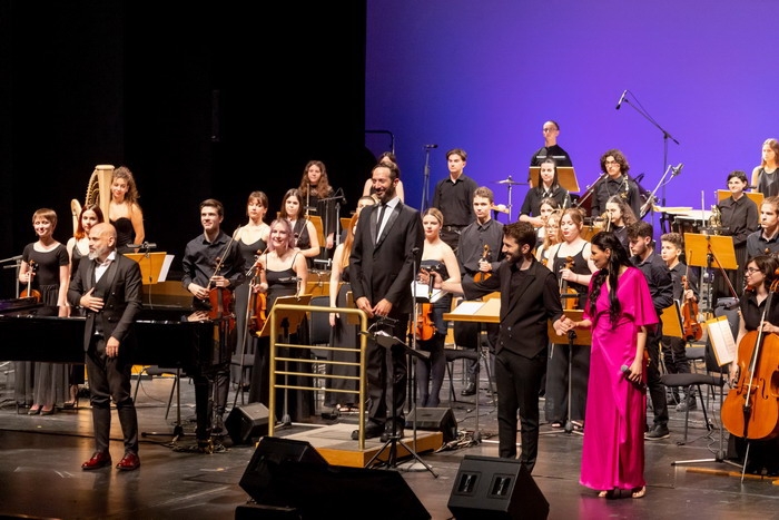 ΑΠΟ ΤΟΝ ΣΚΟΤΕΙΝΟ ΕΡΩΤΑ ΣΤΟΝ ΕΡΩΤΟΚΡΙΤΟ ΤΟΥ ΔΗΜΗΤΡΗ ΜΑΡΑΜΗ – 24 ΙΟΥΝΙΟΥ ΣΤΟ ΘΕΑΤΡΟ ΦΡΥΝΙΧΟΣ ΣΤΟΥΣ ΔΕΛΦΟΥΣ