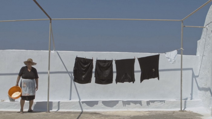 KET – Στο σώμα της – 25.11.2023